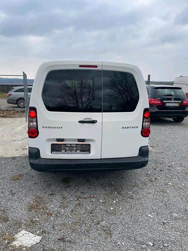 Gebraucht Peugeot Partner 2017 Van / Kleinbus