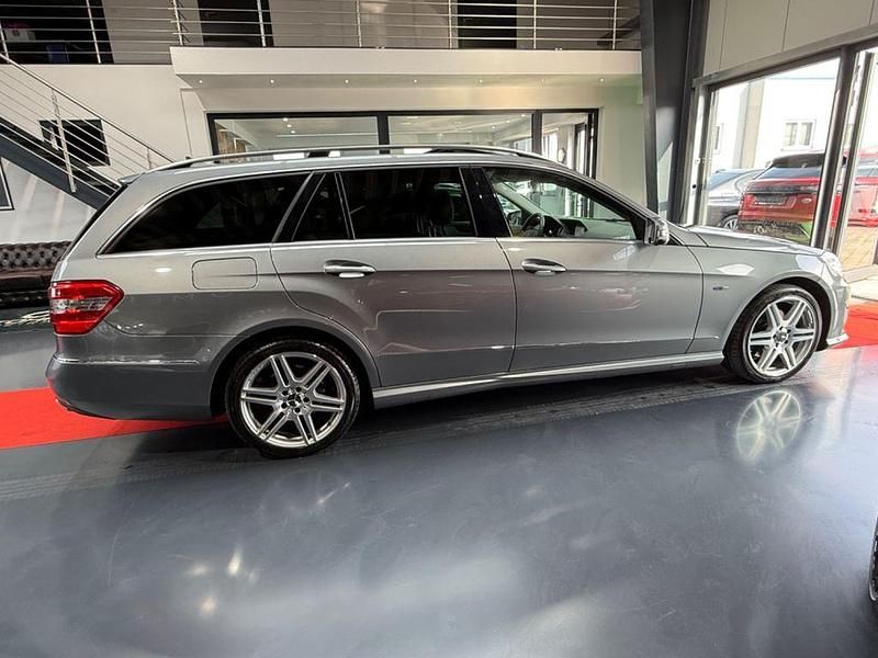 Gebraucht Mercedes E350 AMG 231 PS (169 kW) 2010 Silber Limousine