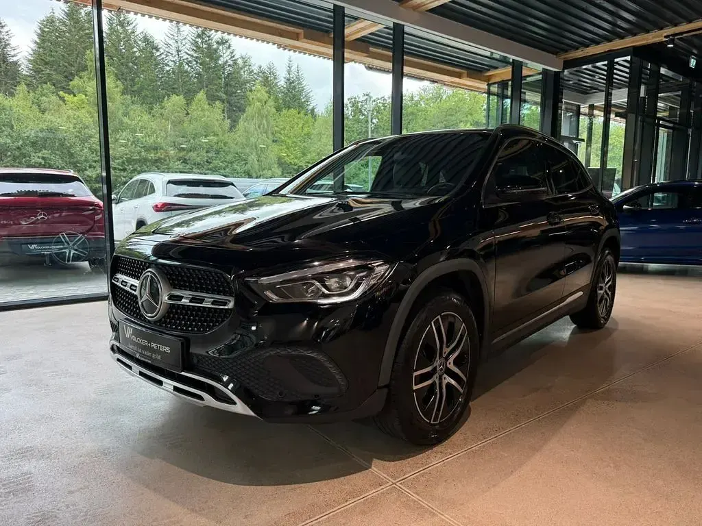 Gebraucht Mercedes GLA200 150 PS (110 kW) 2023 Nachtschwarz  unilack SUV