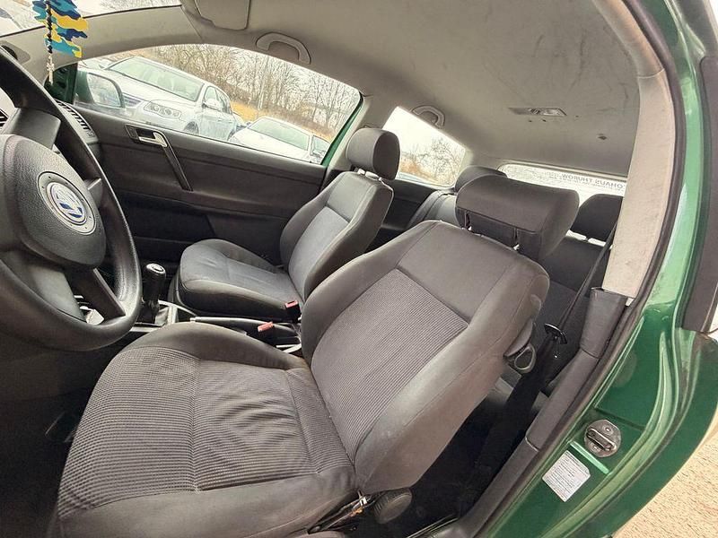 Gebraucht VW Polo Highline 64 PS (47 kW) 2003 Grün Limousine