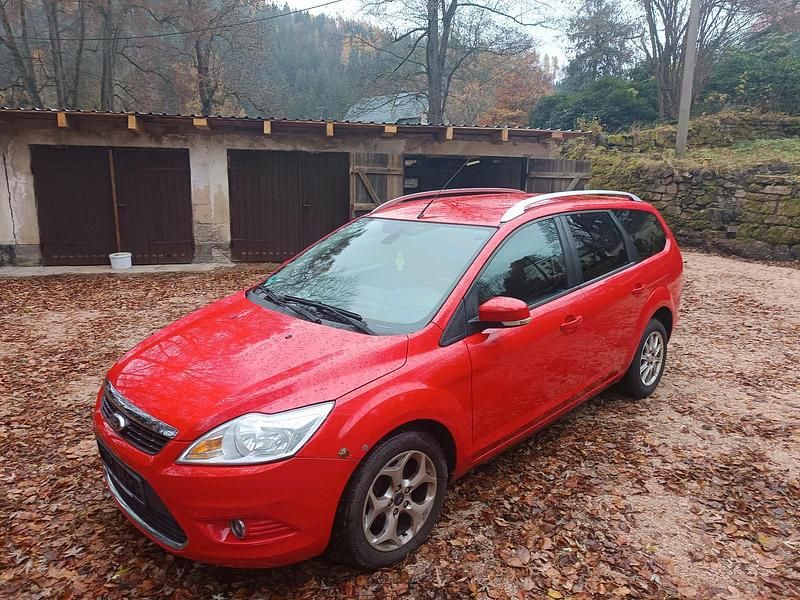 Gebraucht Ford Focus 100 PS (73 kW) 2009 Rot Kombi
