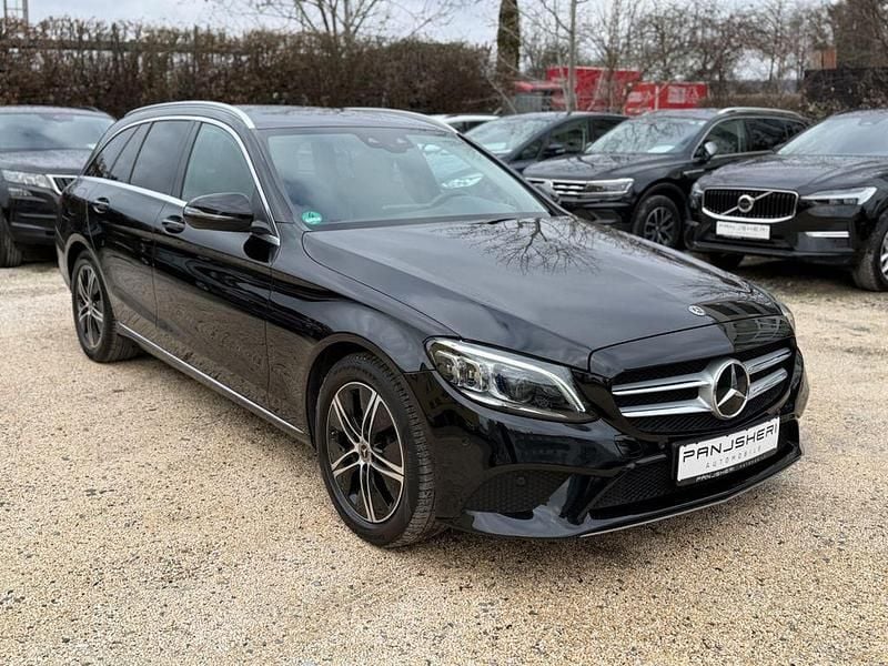 Gebraucht Mercedes C220 Avantgarde 194 PS (142 kW) 2020 Schwarz Limousine