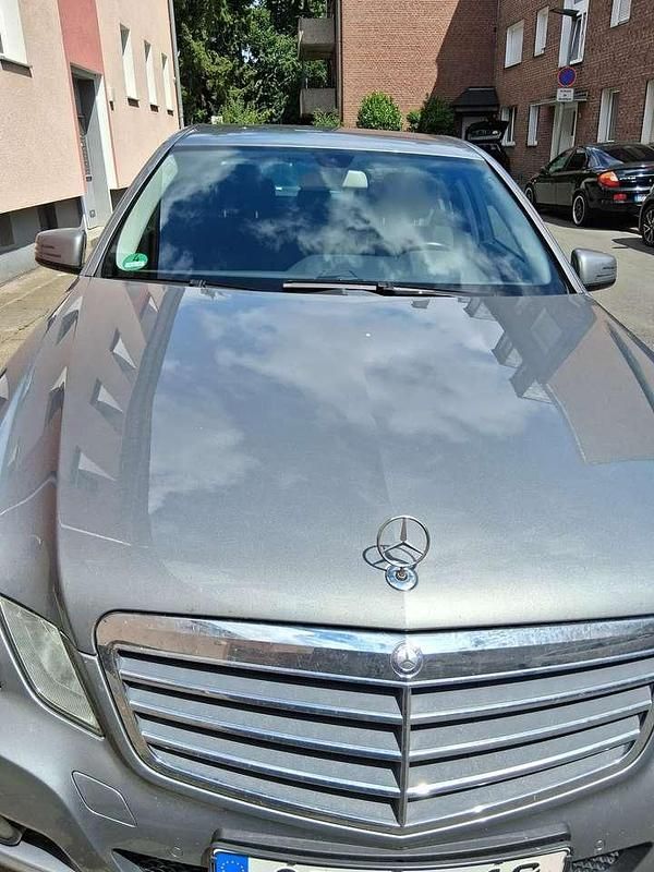 Gebraucht Mercedes E200 Elegance 184 PS (135 kW) 2011 Limousine