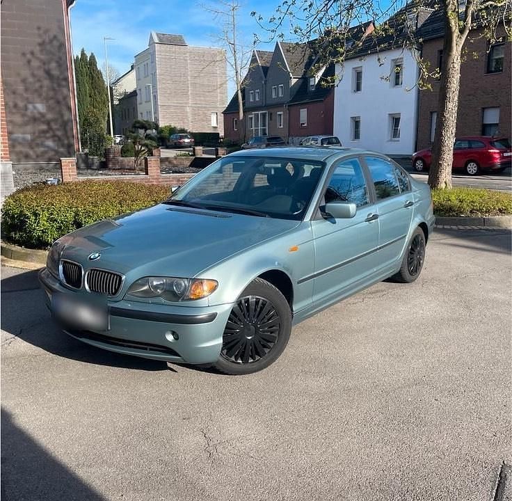 Second-hand BMW 320 150 CP (110 kW) 2004 Andere farben Berlinǎ