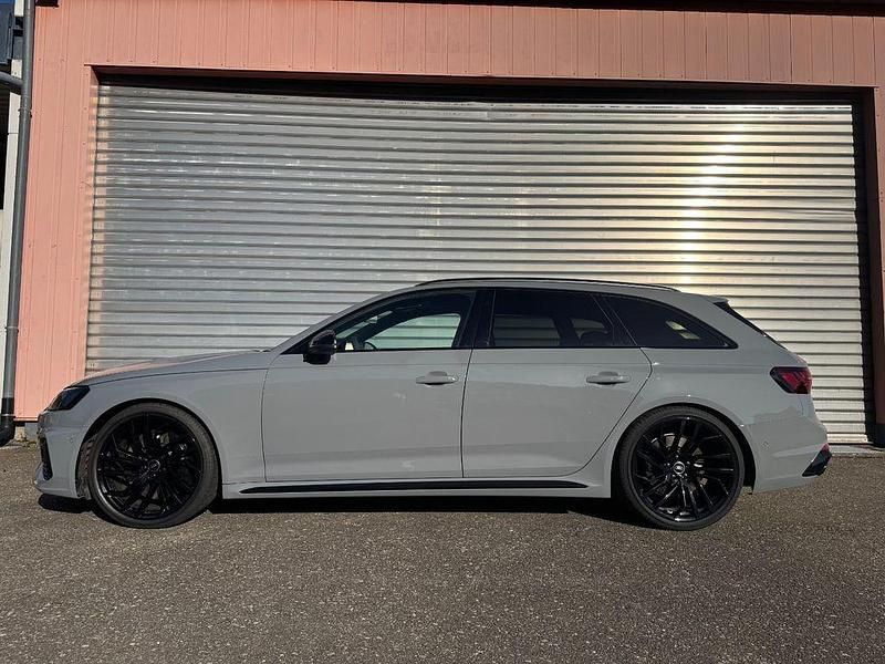Gebraucht Audi RS4 Sport 532 PS (391 kW) 2023 Grau Kombi
