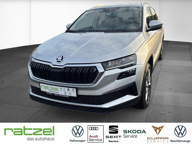 Silber Gebraucht 2024 Skoda Karoq Selection SUV | 23.989 € (Guter Preis) - Bild 1/4