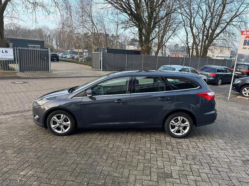 Gebraucht Ford Focus Champions Edition 116 PS (85 kW) 2012 Grau Kombi