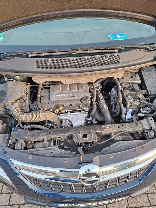 Blau Gebraucht 2011 Opel Zafira Tourer Van / Kleinbus | 5.900 € - Bild 1/4