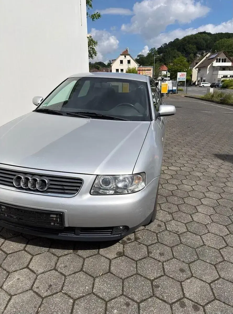 Gebraucht Audi A3 Attraction 102 PS (75 kW) 2003 Silber Kleinwagen