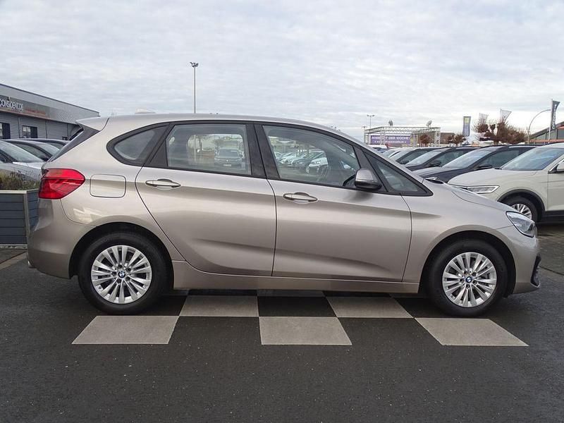 Gebraucht BMW 220 Active Tourer Advantage 190 PS (139 kW) 2021 Beige Van / Kleinbus