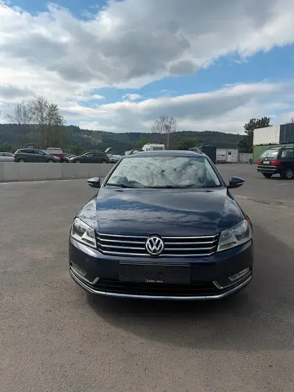 Gebraucht VW Passat Comfortline 140 PS (102 kW) 2011 Blau Kombi