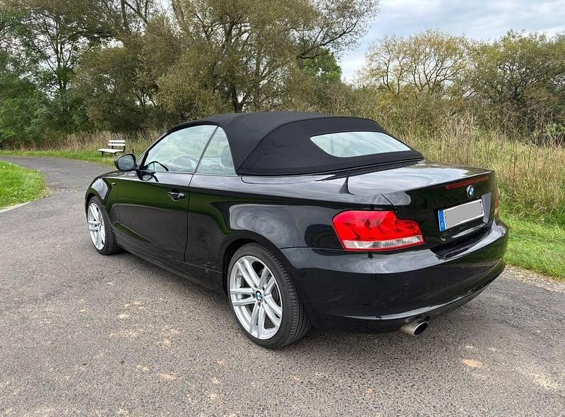 Schwarz Gebraucht 2014 BMW 120 Kleinwagen | 10.990 € (Fairer Preis) - Bild 1/4