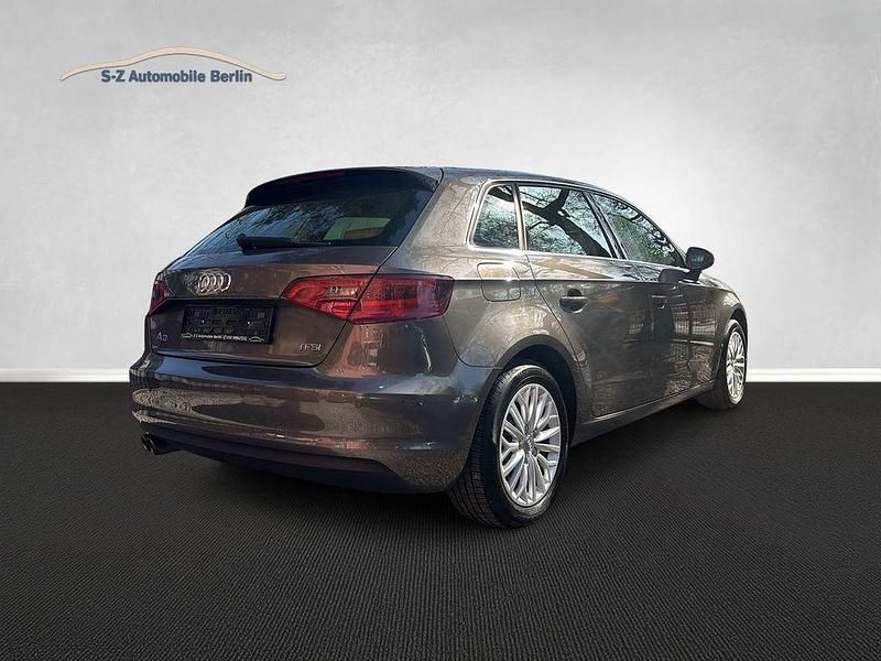 Gebraucht Audi A3 Ambiente 140 PS (102 kW) 2013 Grau Limousine