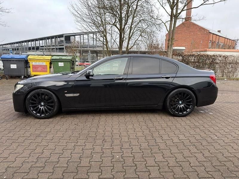 Gebraucht BMW 740 M Sport 306 PS (225 kW) 2012 Schwarz Limousine