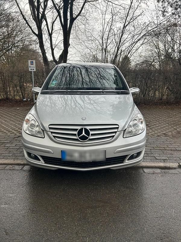 Gebraucht Mercedes B170 116 PS (85 kW) 2005 Silber Van / Kleinbus