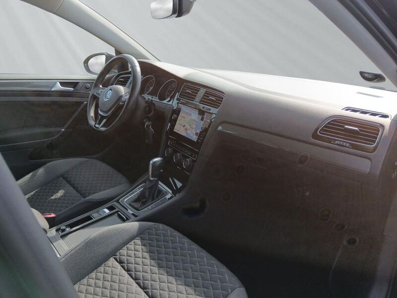 Gebraucht VW Golf VII Join 131 PS (96 kW) 2018 Schwarz Kombi