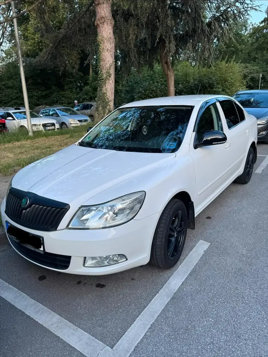 Gebraucht Skoda Octavia 105 PS (77 kW) 2012 Weiß Limousine
