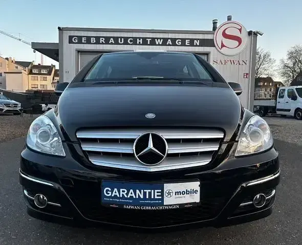 Gebraucht Mercedes B160 95 PS (69 kW) 2011 Schwarz Kleinwagen