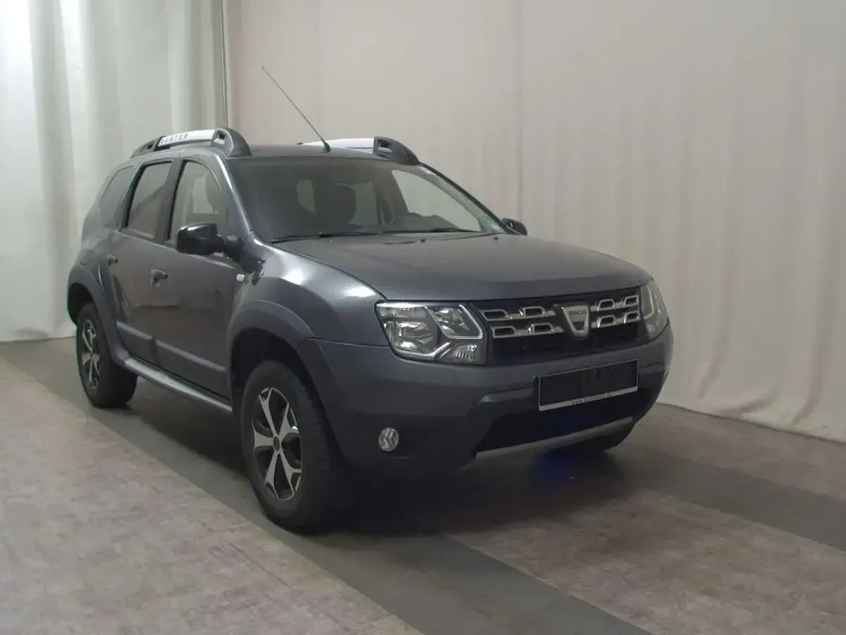 Gebraucht Dacia Duster 105 PS (77 kW) 2017 Island grau SUV