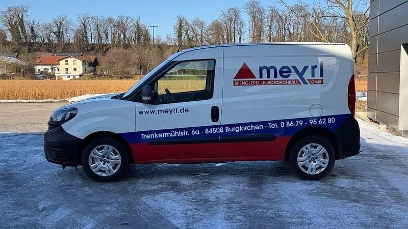 Gebraucht Fiat Doblò 101 PS (74 kW) 2023 Weiß Van / Kleinbus