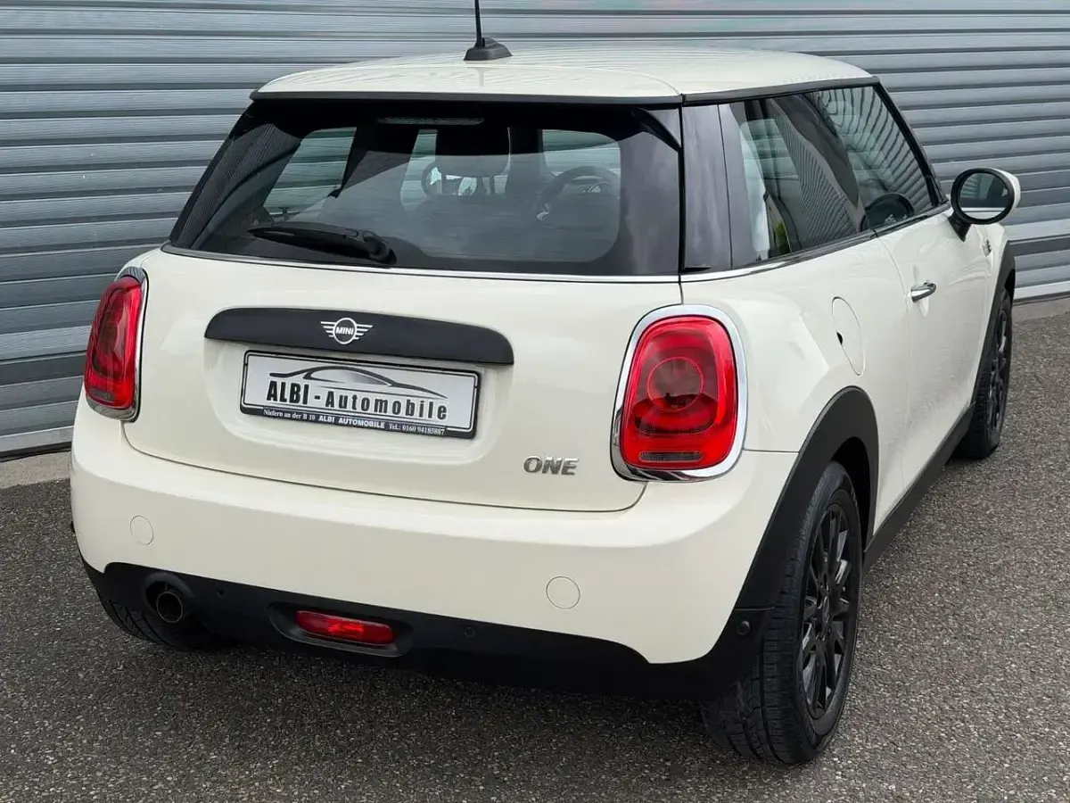 Gebraucht Mini ONE 102 PS (75 kW) 2019 Pepper (old english) white Kleinwagen