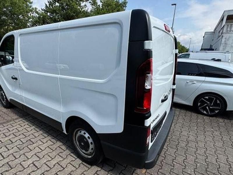 Gebraucht Opel Vivaro 121 PS (88 kW) 2018 Weiß Van / Kleinbus