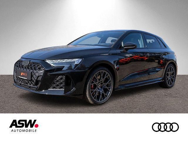 Mythosschwarz metallic Gebraucht 2025 Audi RS3 Sportback Ambiente Kleinwagen | 73.890 € (Etwas zu teuer) - Bild 1/4
