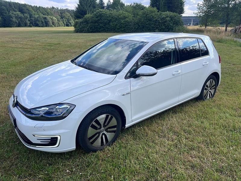 Weiß Gebraucht 2019 VW e-Golf Kleinwagen | 14.500 € (Fairer Preis) - Bild 1/4