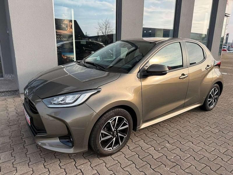 Gebraucht Toyota Yaris Comfort 125 PS (91 kW) 2022 Mangan bronze Kleinwagen