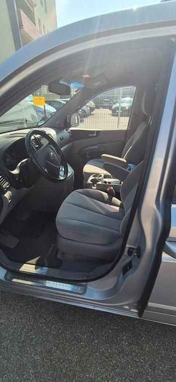 Gebraucht Kia Carnival LX 185 PS (136 kW) 2007 Silber Van / Kleinbus