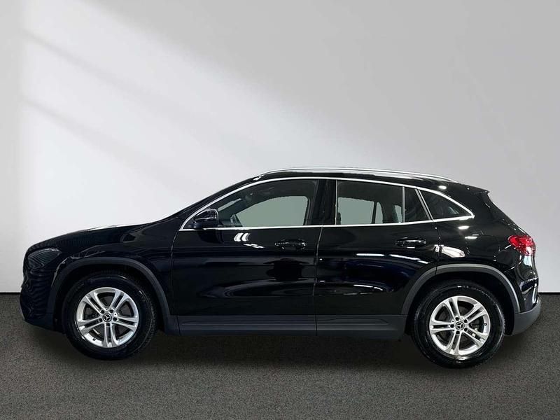 Gebraucht Mercedes GLA200 163 PS (119 kW) 2024 Schwarz SUV