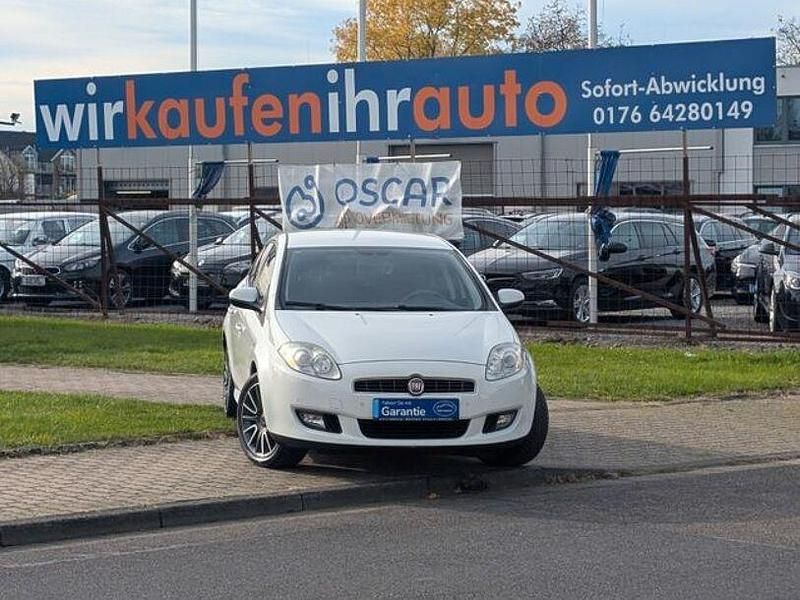 Weiß Gebraucht 2009 Fiat Bravo Racing Kleinwagen | 4.999 € (Teuer) - Bild 1/4