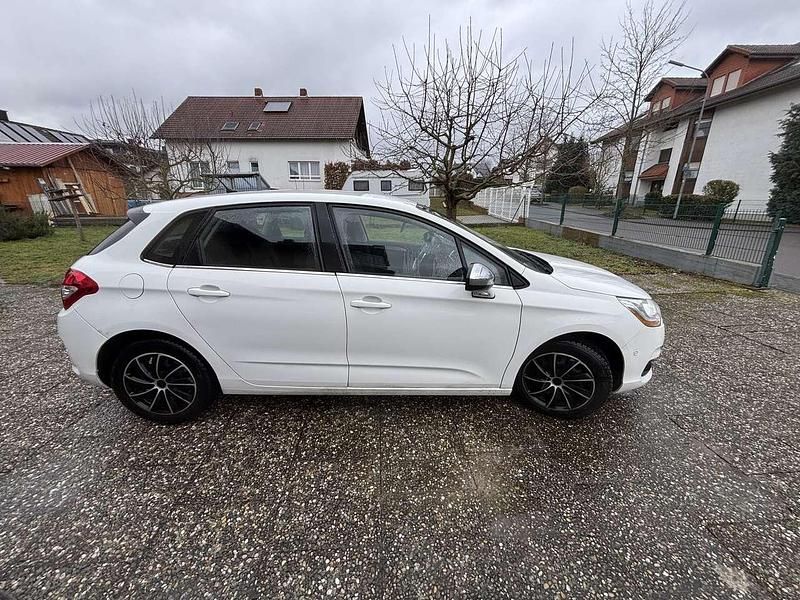 Gebraucht Citroën C4 Tendance 120 PS (88 kW) 2014 Weiß Limousine