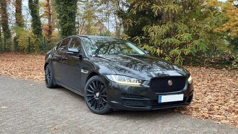 Gebraucht Jaguar XE 179 PS (131 kW) 2016 Schwarz Limousine
