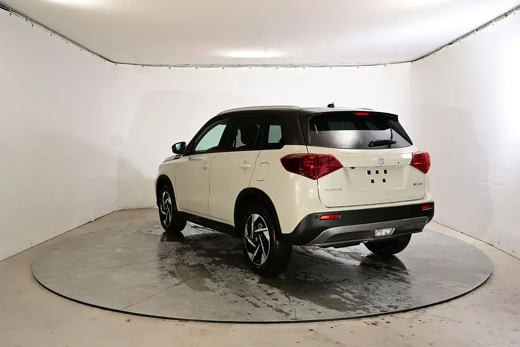 Neu Suzuki Vitara Comfort+ 110 PS (80 kW) 2026 Braun SUV