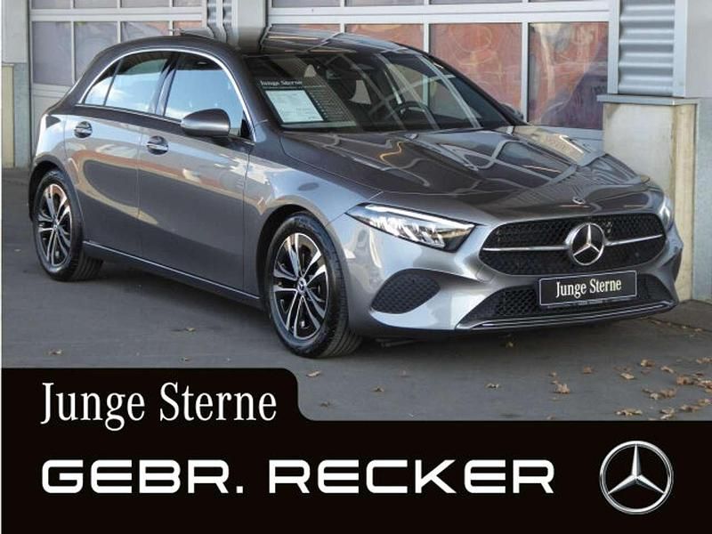 lack mountaingrau Gebraucht 2023 Mercedes A200 Progressive Limousine | 29.700 € (Fairer Preis) - Bild 1/4