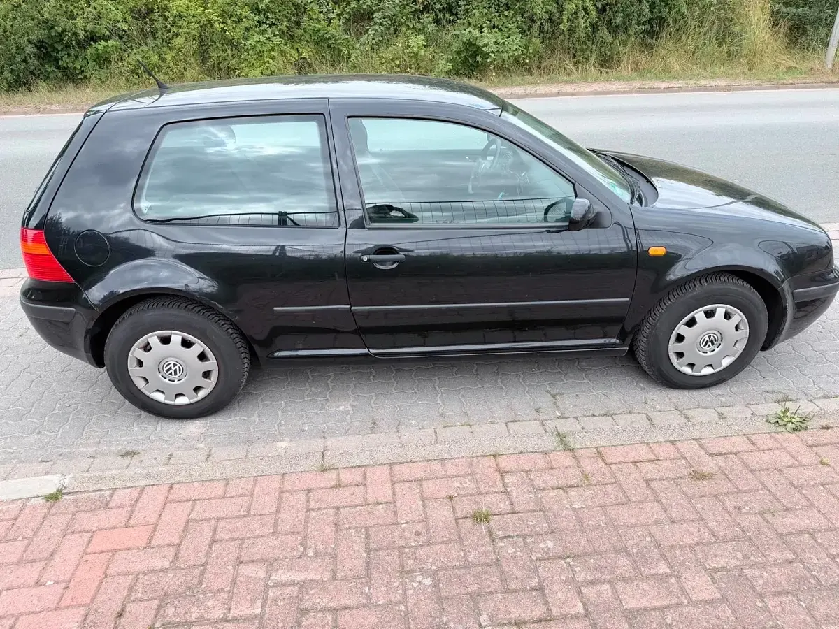 Gebraucht VW Golf IV 75 PS (55 kW) 1999 Schwarz Kleinwagen