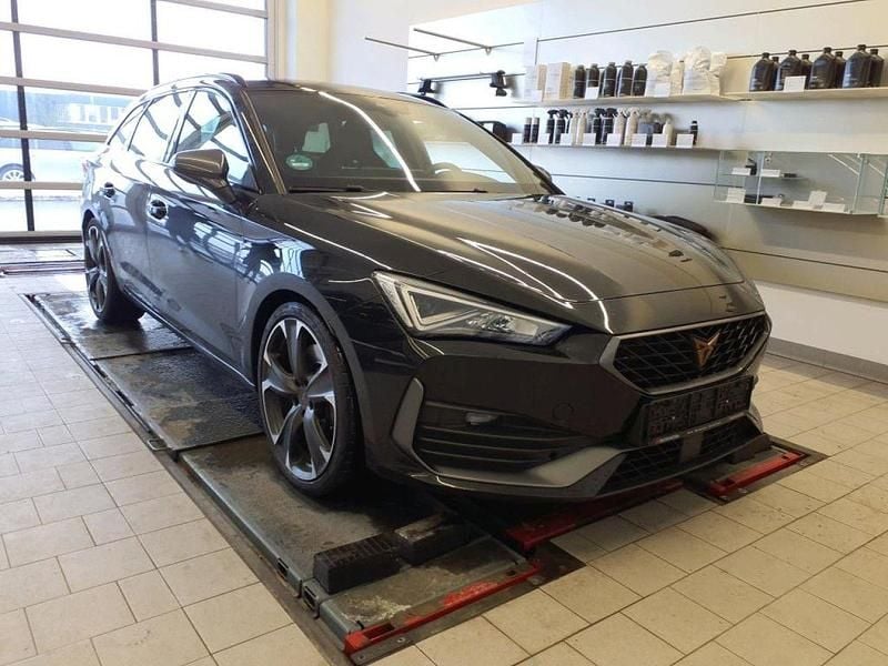Gebraucht Cupra Leon VZ 245 PS (180 kW) 2024 Schwarzschwarz Limousine