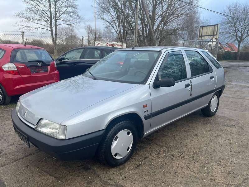 Silber Gebraucht 1993 Citroën ZX Limousine | 3.000 € - Bild 1/4