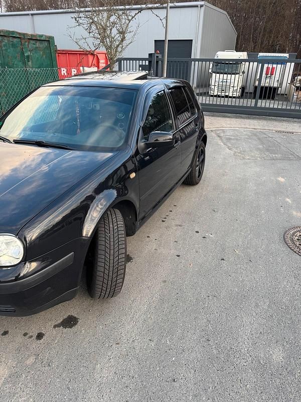 Gebraucht VW Golf IV 75 PS (55 kW) 1998 Schwarz Kleinwagen