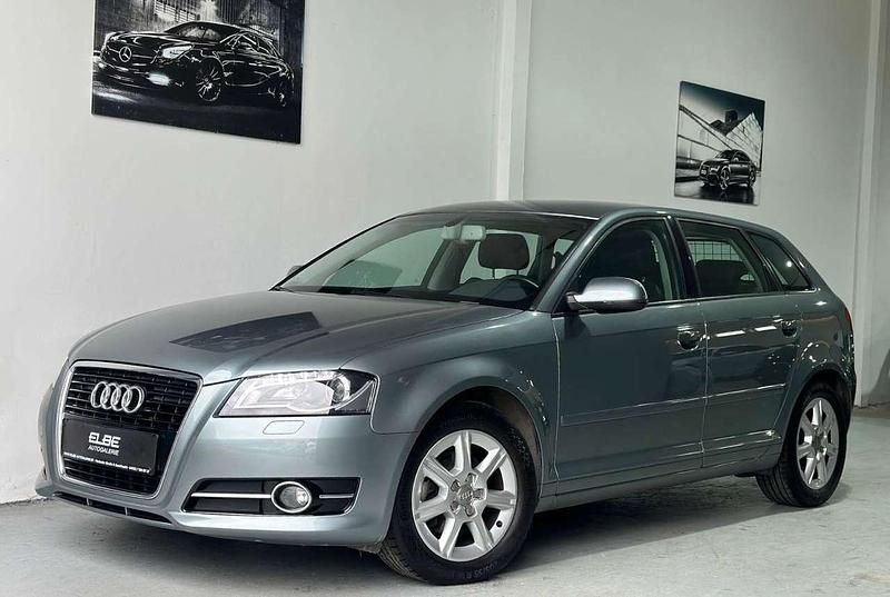 Gebraucht Audi A3 Ambiente 160 PS (117 kW) 2010 Kondorgrau metallic Kleinwagen