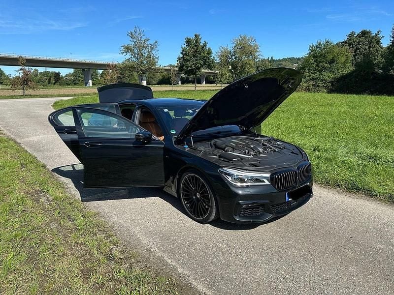 Gebraucht BMW 750 450 PS (330 kW) 2018 Limousine