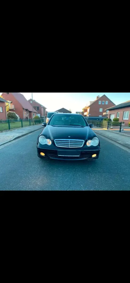 Gebraucht Mercedes C220 150 PS (110 kW) 2005 Schwarz Kombi