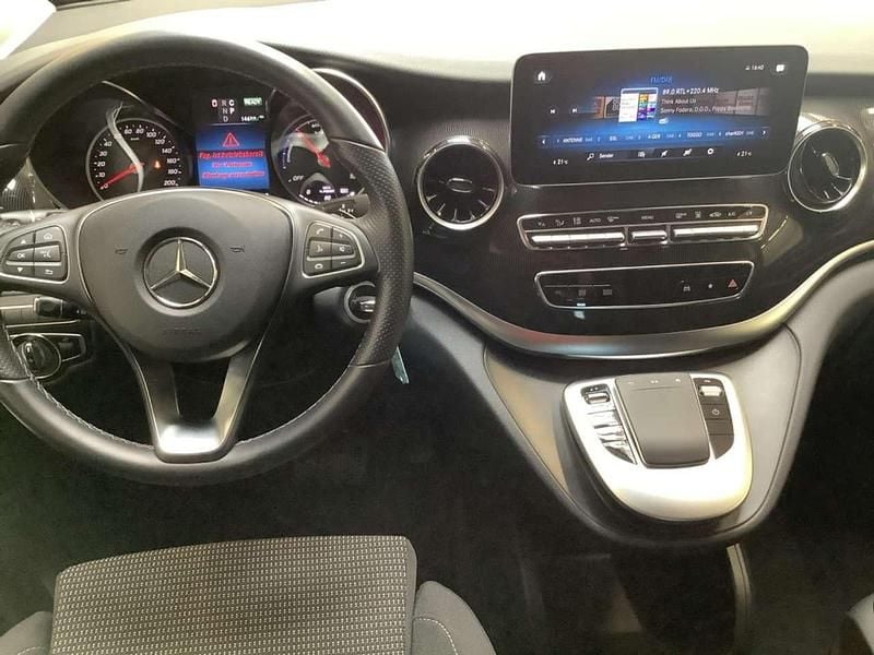 Gebraucht Mercedes EQV300 150 kW (204 PS) 2024 Hyazinthrot metallic Van / Kleinbus