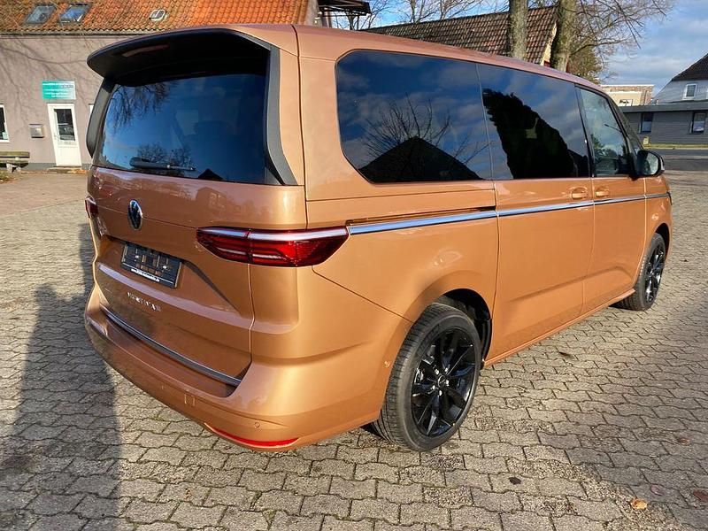 Neu VW Multivan Style 150 PS (110 kW) 2025 Braun Van