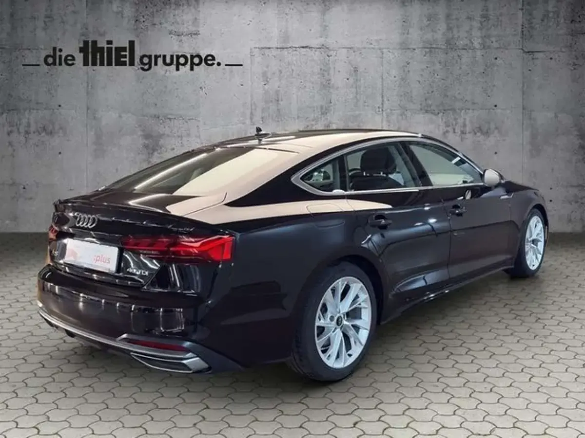 Gebraucht Audi A5 Sportback Advanced 204 PS (150 kW) 2022 Schwarz Kleinwagen