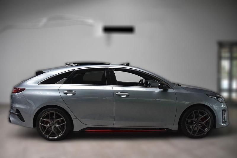 Silber metallic Gebraucht 2020 Kia ProCeed GT Kleinwagen | 25.930 € (Etwas zu teuer) - Bild 1/4