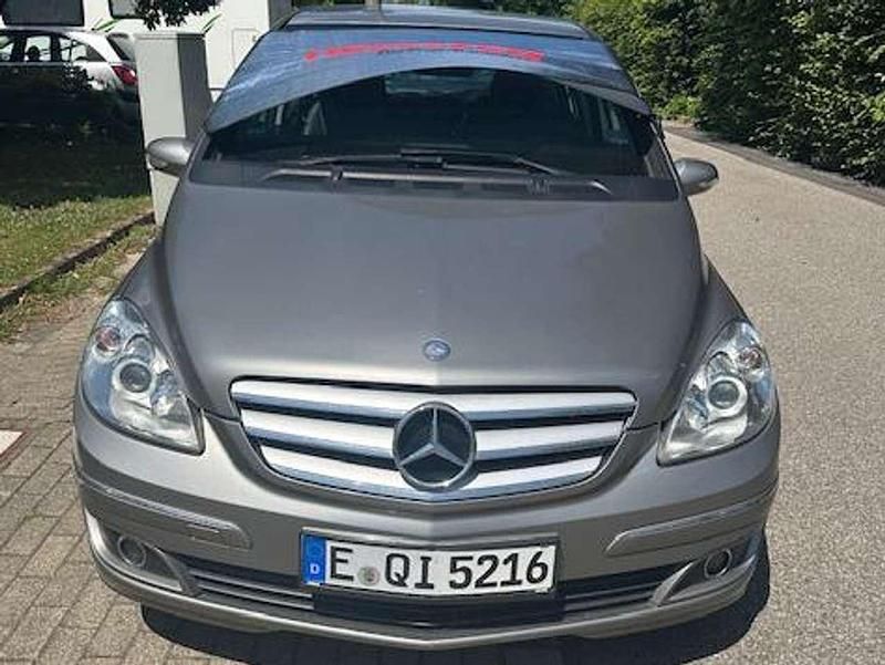 Grau Gebraucht 2008 Mercedes B170 Van / Kleinbus | 4.000 € (Fairer Preis) - Bild 1/4