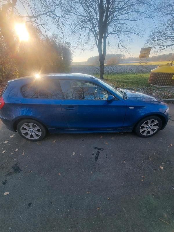 Blau Gebraucht 2007 BMW 118 Kleinwagen | 1.800 € (Superpreis) - Bild 1/4