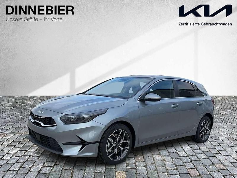 Neu Kia Ceed Platinum 140 PS (102 kW) 2025 Lunarsilber met Kleinwagen